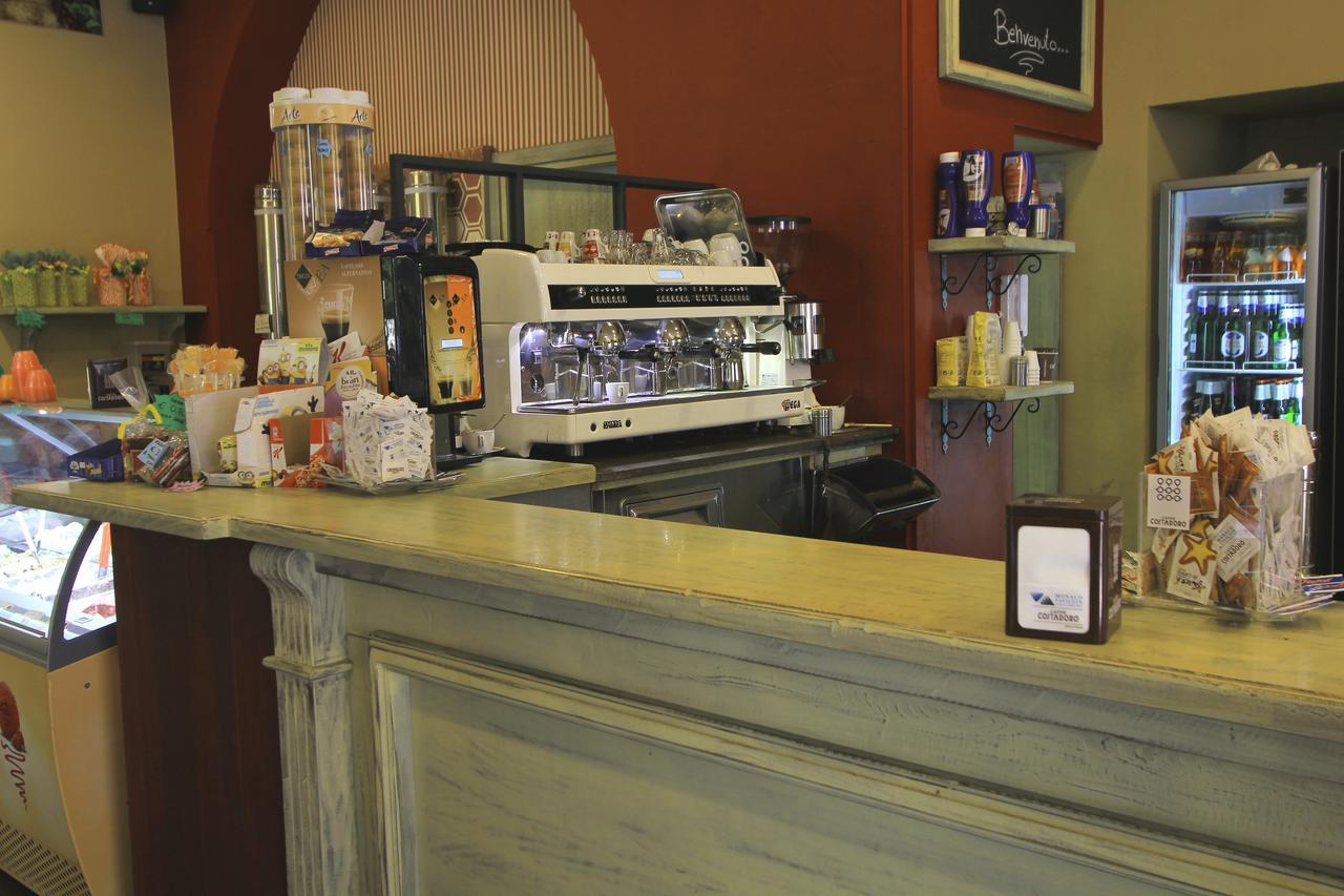 B&B Vitruvio Suites Formia Exteriör bild
