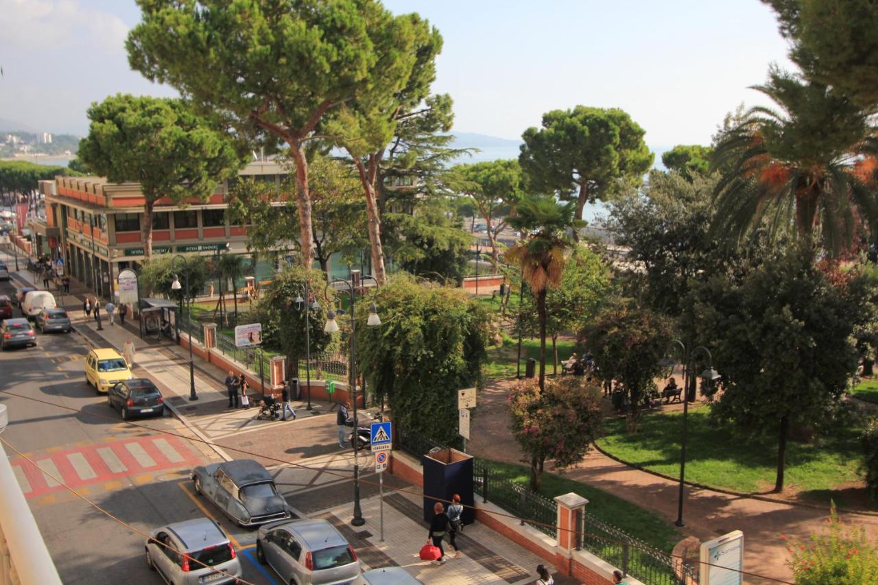B&B Vitruvio Suites Formia Exteriör bild